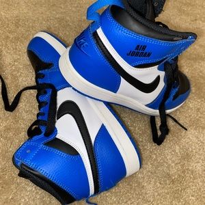 Kids blue Jordan shoe size 3